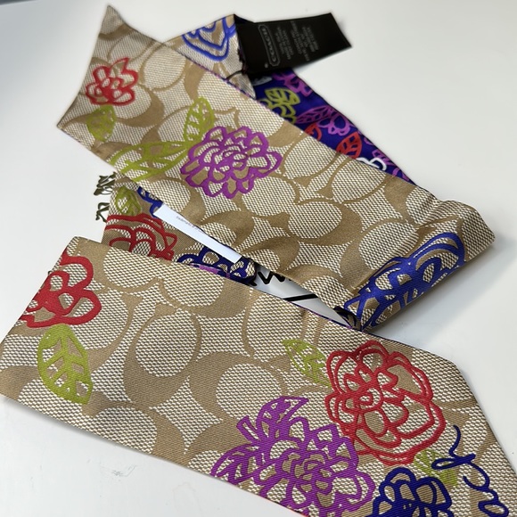 NWT Coach Signature Scarf - Picture 5 of 8